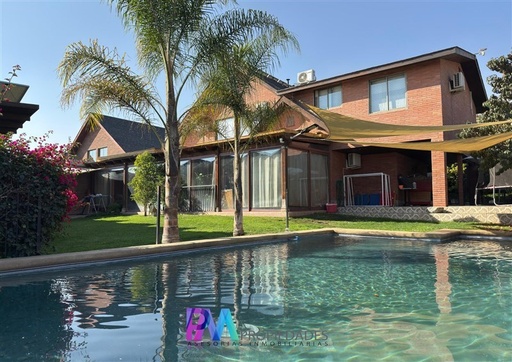 Casa en venta en Las Pircas, Peñalolén – UF 15.900 (Ofertable) Superficie total: 645 m² | Superficie construida: aprox. 